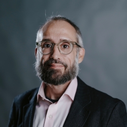 Headshot for Christopher Statton